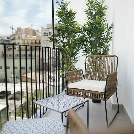 Chic And In Lively But Quiet Area Apartment Valencia