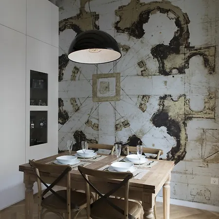 公寓 Chic And In Lively But Quiet Area *